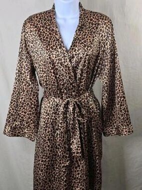 Valerie Stevens Leopard-Print Satin Robe in Brown/Tan